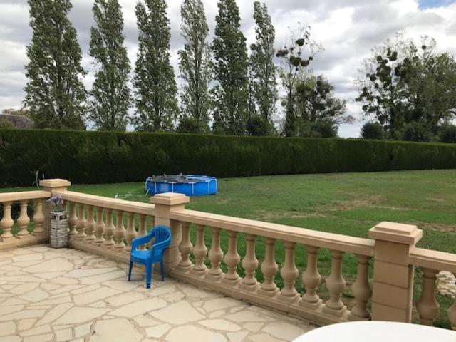 Demeure Des Carila Bed & Breakfast Heudebouville Екстериор снимка